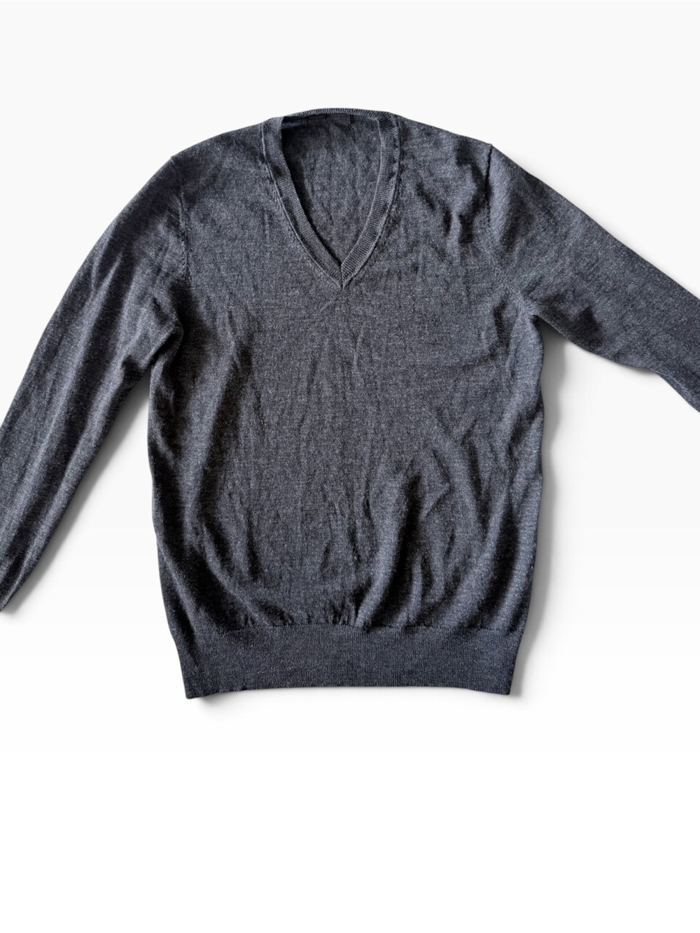 Uniqlo Pure New Wool Charcoal Gray V-Neck Sweater